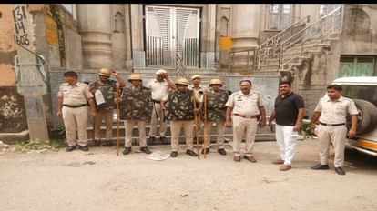 Haryana: नूंह हिंसा से गरमाया माहौल, महेंद्रगढ़ में मस्जिद में नहीं पढ़ी गई नमाज, घरों में ही रहे लोग Haryana: Atmosphere heated up due to Nuh violence, Namaz was not offered in mosque in Mahendragarh
