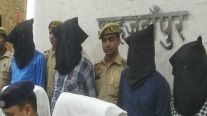 Shahjahanpur Police arrested five robbers in encounter