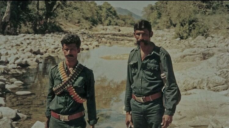 The Hunt For Veerappan Review: वीरप्पन के प्रेम की ‘क्रांतिकथा’, कैमरे को सूत्रधार बना सच के करीब पहुंची सीरीज 5 The Hunt For Veerappan review in Hindi by Pankaj Shukla muthulakshmi K Vijay Kumar Tiger Ashok Kumar Krishna