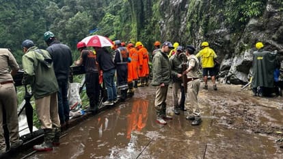 Gaurikund Landslide Relatives of the missing people were staring at pile of debris all day Uttarakhand news