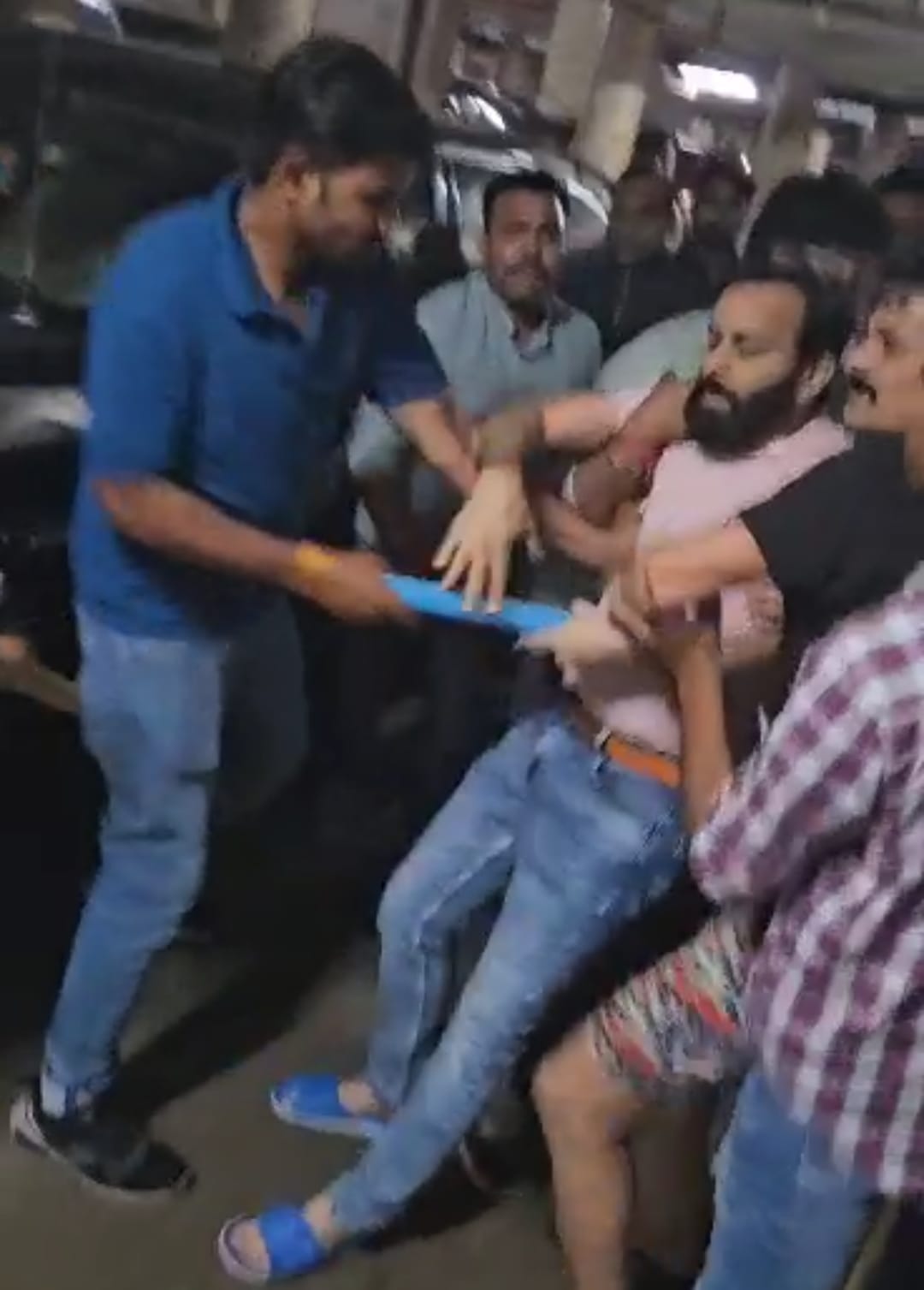 MP News: Ashwini Sharma, who came into limelight after the Income Tax raid, attacked the police and rescued th