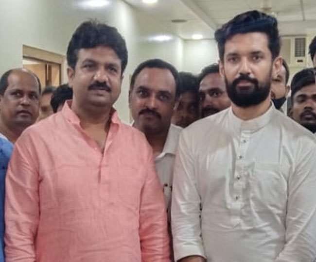 LJP Ramvilas Paswan and MP Chirag Paswan close leader and ex mlc husas pandey son suicide in patna bihar news