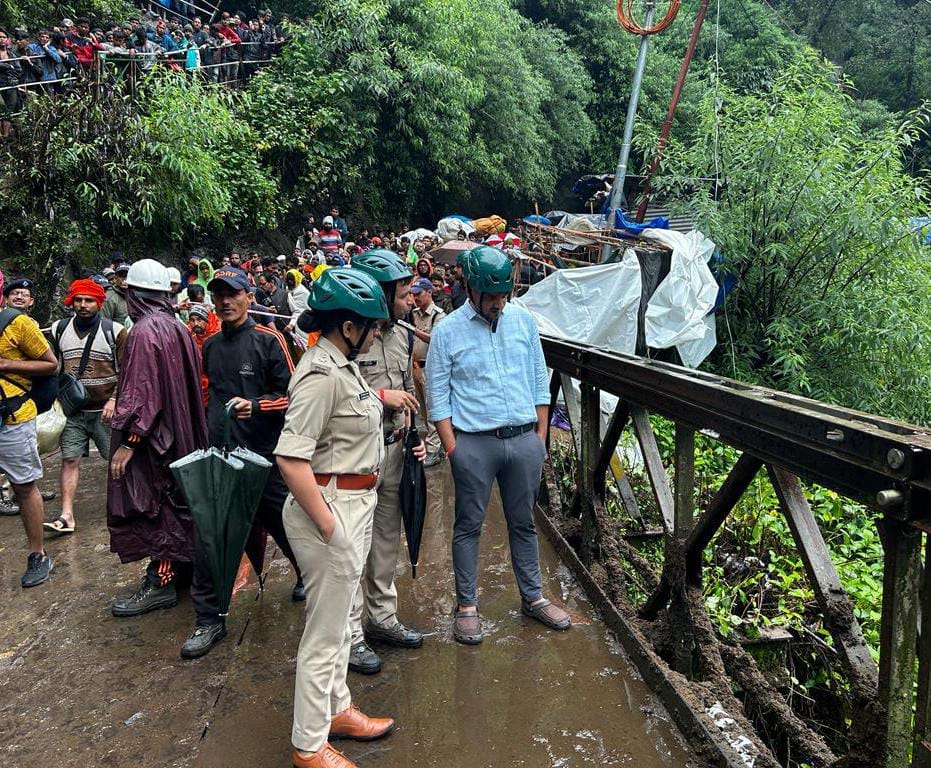 Gaurikund landslide: demolished 40 temporary shops built along  highway 150 more will be removed Uttarakhand