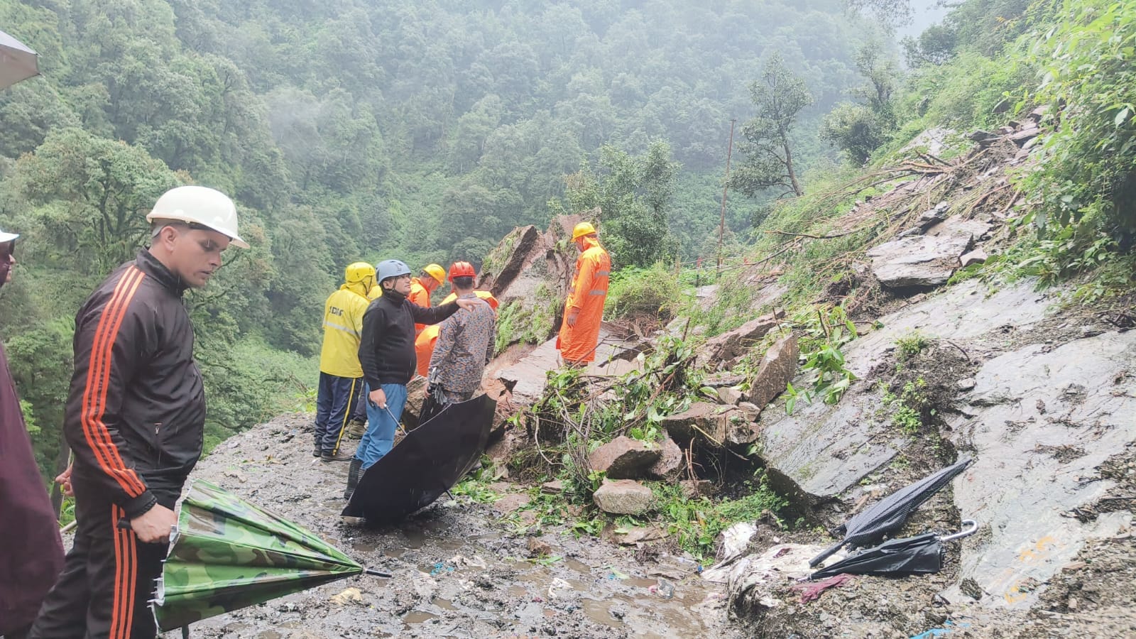 Uttarakhand Gaurikund Landslide News People Told Accident Horrible Story