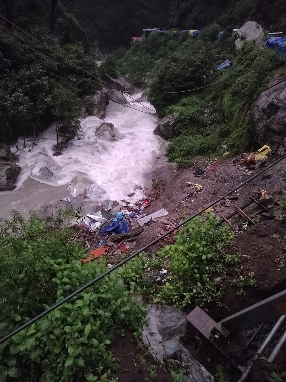 Gaurikund landslide: demolished 40 temporary shops built along  highway 150 more will be removed Uttarakhand