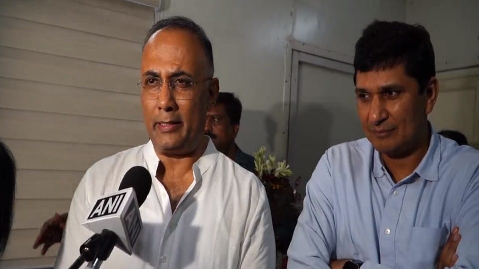 Dinesh Gundu Rao and Ramveer Singh Bidhuri gave a statement on AAP Mohalla Clinic