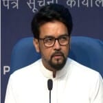खेल मंत्री अनुराग ठाकुर (बाएं) और एथलीट नीरज चोपड़ा (दाएं)