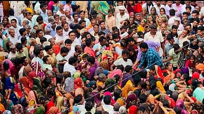 dead bodies of four including cousins and sisters reached home in Etah whole village cried