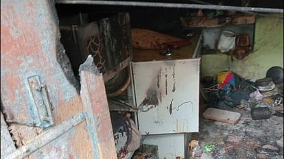 Fire broke out in the house under suspicious circumstances in orai, the household was burnt to ashes