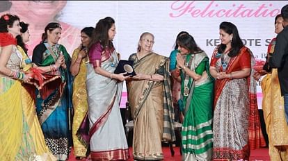 Indore: विवाह हमारी संस्कृति में सबसे महत्वपूर्ण संस्कार, आज इसमें धोखेबाजी हो रही- सुमित्रा महाजन Marriage is the most important sacrament in our culture said Sumitra Mahajan