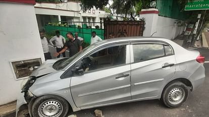 A car hits the boundry of home of UP minister Dinesh Pratap Singh.