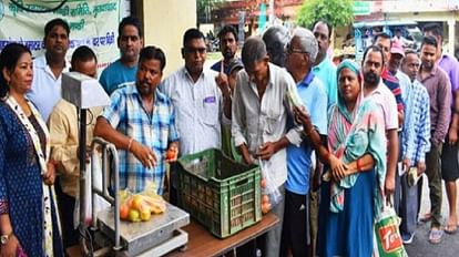 60 kg tomato sold in Moradabad in 30 minutes, buyers queued up