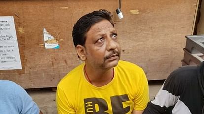 Ujjain News: नगर निगम का दरोगा 1500 रुपये की रिश्वत लेते गिरफ्तार, गैरहाजिरी न लगाने के लिए मांगे थे पैसे Ujjain Nagar Nigam Official Held For Taking Rs 1500 bribe, He Was threatening other staff
