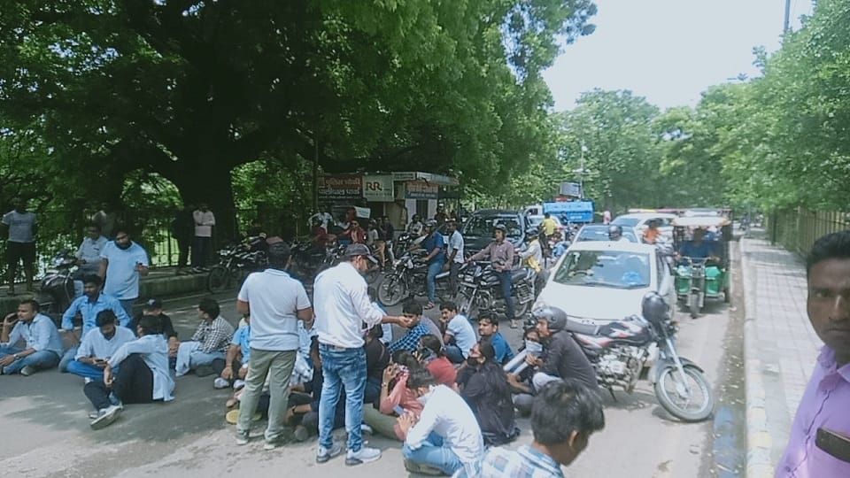 Students angry due to cancellation of BAMS exam going to Jaam police picked up
