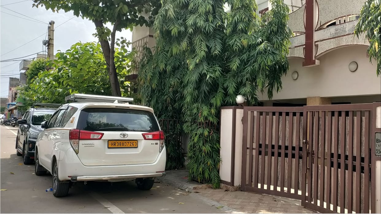Investigation of ED teams at the residences of mining businessmen in Hisar and Bhiwani