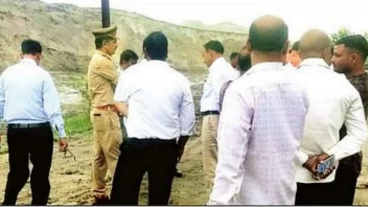 Illigal mining in Gonda creates problem for two villages.