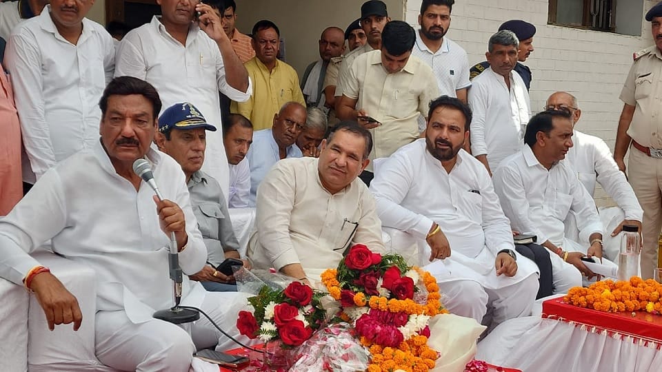 Haryana: Big action of Electricity Minister Ranjit Chautala in Hisar, order to suspend SDO charge sheet and JE