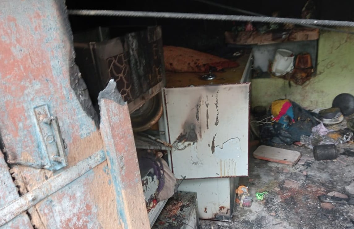 Fire broke out in the house under suspicious circumstances in orai, the household was burnt to ashes