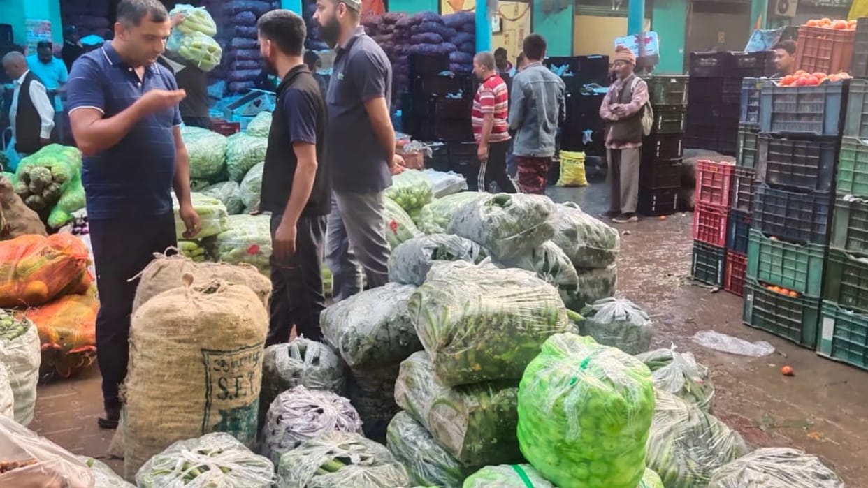 Rising vegetable prices in Himachal Pradesh Tomato 160 rupee per kilogram