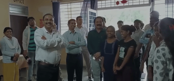 Umaria News The collector did a surprise inspection of the school after all why did the DM call himself a fool