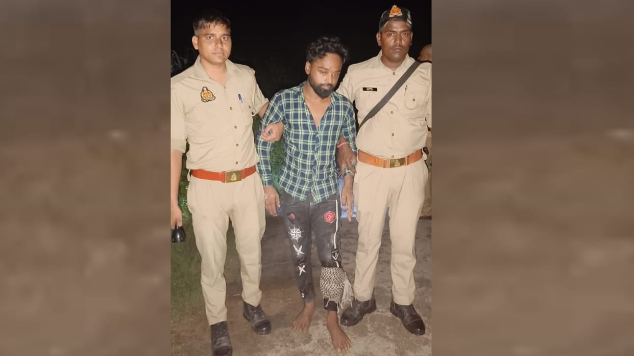 Police encounter with a goon in Sultanpur.