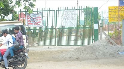 Radhasoami Satsang Sabha refused to remove  construction and road done in doob area at Agra