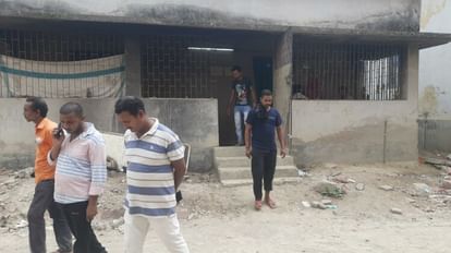Bihar News: बीए की छात्रा की संदिग्ध स्थिति में मौत; पिता ने कहा- खुद को अकेला पाकर की आत्महत्या BA girl student died in suspicious condition in Bettiah; Father says found herself alone and committed suicide
