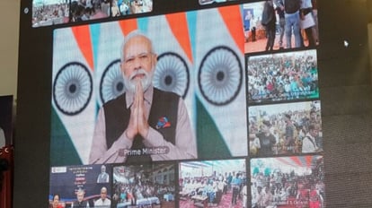 Delhi : पीएम मोदी आज भारतीय वस्त्र-शिल्प कोष का ई-पोर्टल लॉन्च करेंगे, हथकरघा दिवस समारोह में भाग लेंगे Delhi : PM Modi will launch the e-portal of Indian Textile-Crafts Fund today