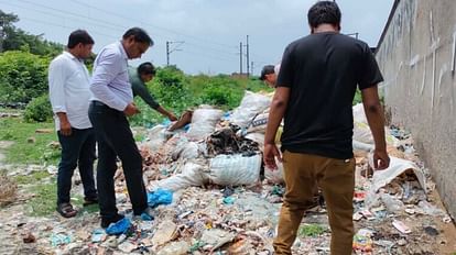 Government medicines of five states were found in garbage dump in Agra