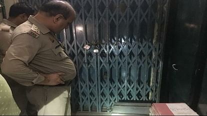 Police was patrolling thieves inside bank SBI locks broken but miscreants could not steal