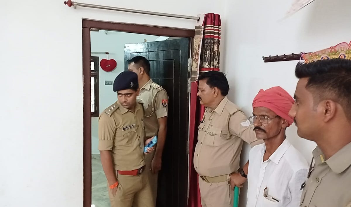 pregnant wife of naval officer hanged herself in ballia Angered by not sending her to maternal home