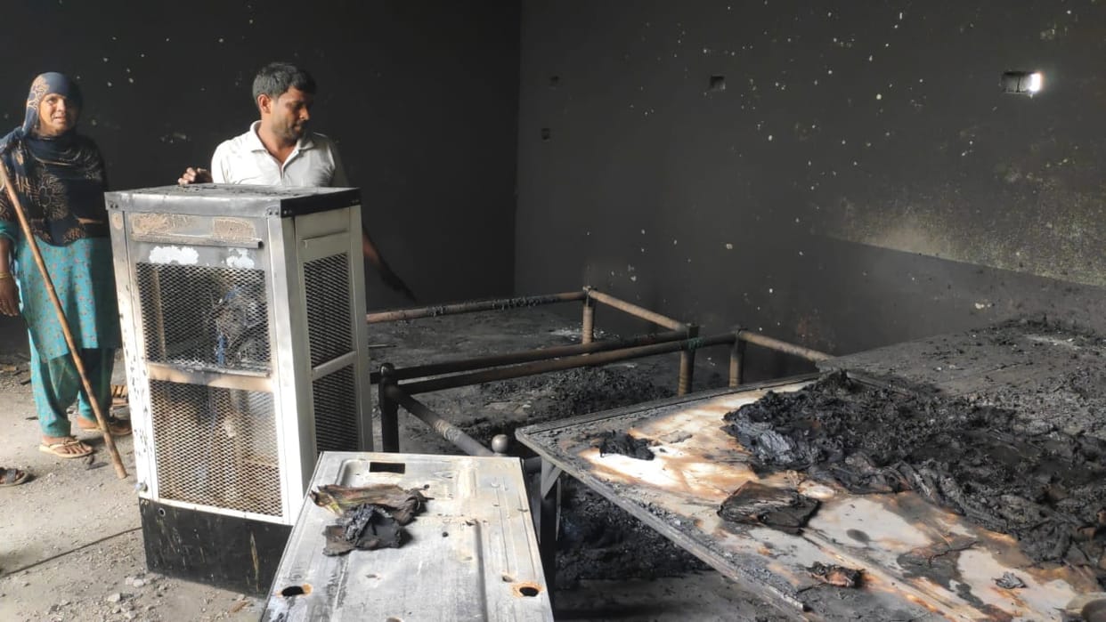 Shamli:  firce fire in house in shamli, girl saved his five siblings