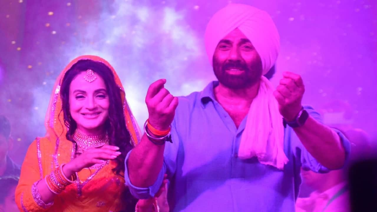 Ameesha Patel Talks about Gadar 2 Jawan Box Office collection Comparison know what actress said