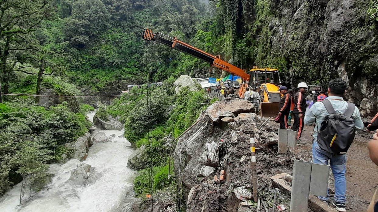 Gaurikund Landslide Rocking hill river gushing below search operation going on Rudraprayag Uttarakhand news