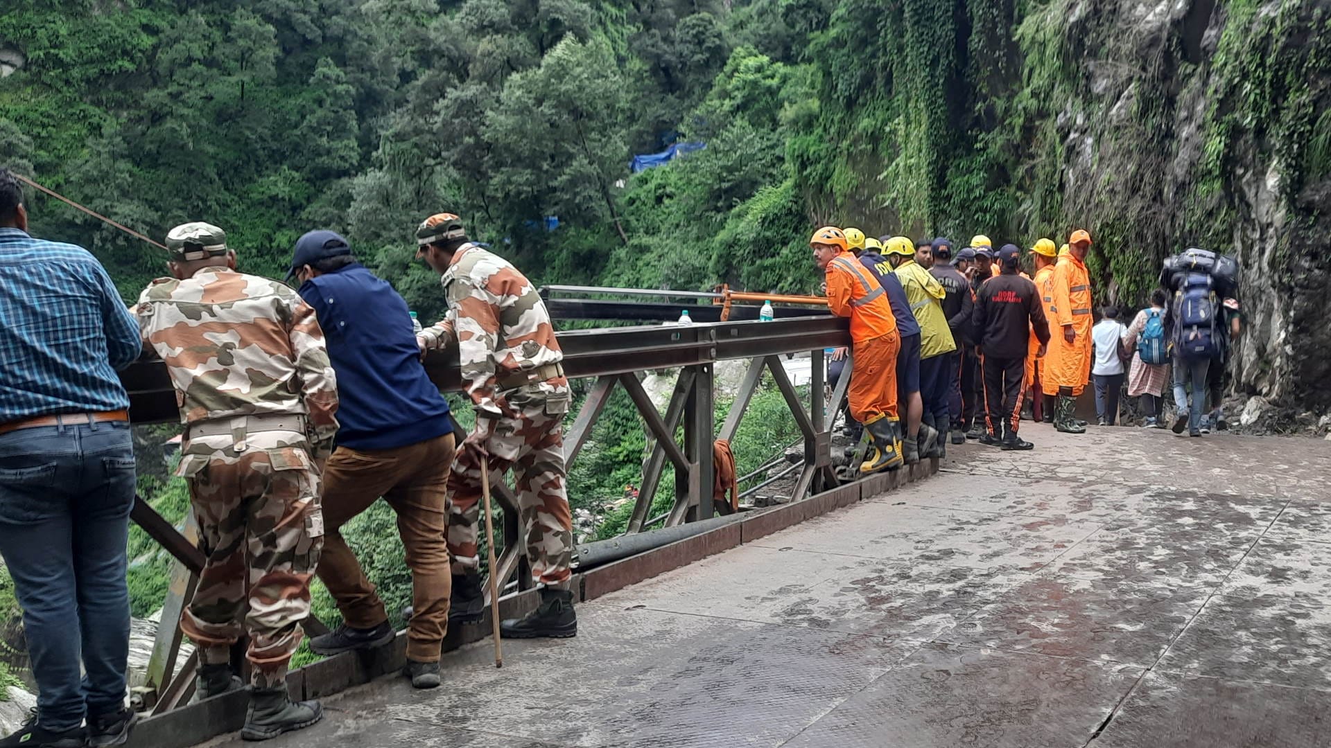 Gaurikund Landslide Rocking hill river gushing below search operation going on Rudraprayag Uttarakhand news