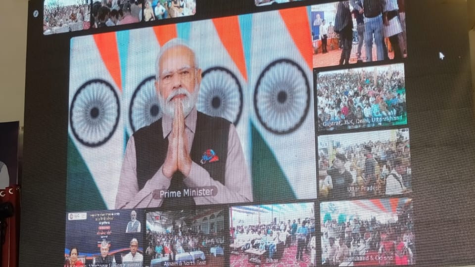 Delhi : PM Modi will launch the e-portal of Indian Textile-Crafts Fund today