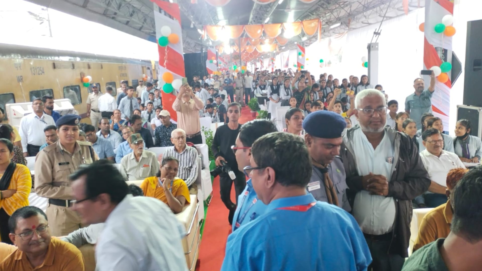 Katni: MLA Sanjay Pathak called PM Modi an angel statement on connecting 3 stations of Katni with Amrit Bharat
