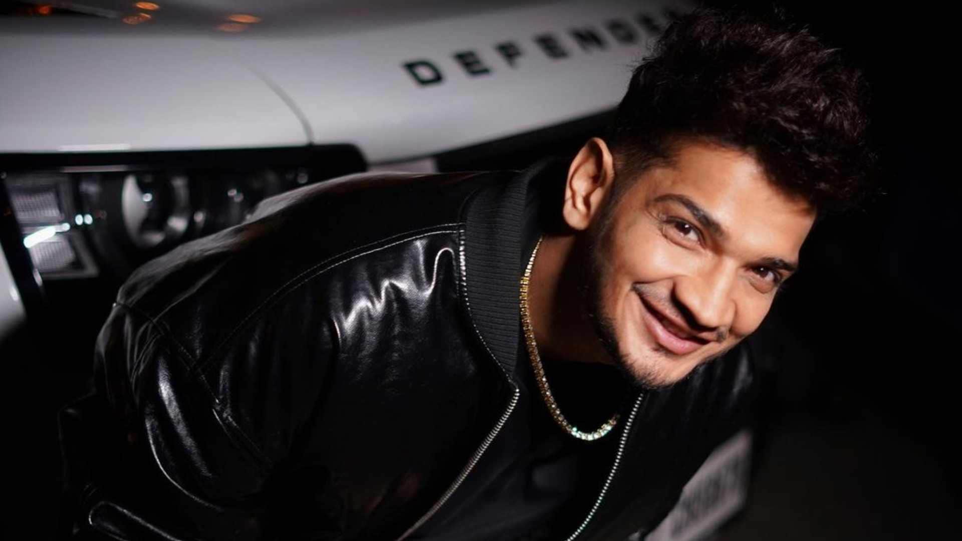 Munawar Faruqui celebrates victory of Bigg Boss 17 with his son Mikael video of father and son goes viral