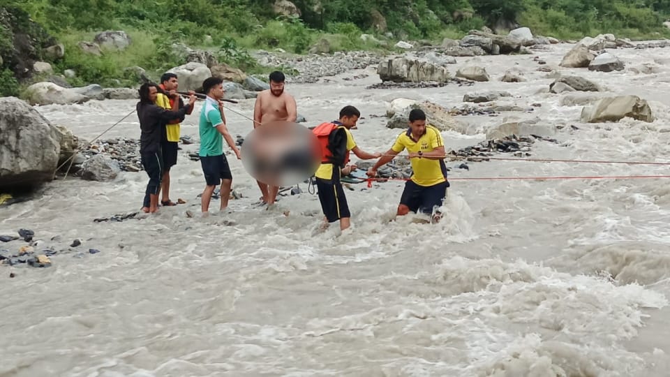 Dehradun News Moradabad Medical Student Death due to drown during take selfie in sahastradhara