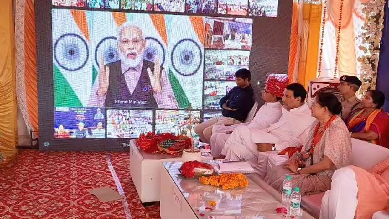 MP Jaskaur expressed happiness over the redevelopment of Dausa and Bandikui stations