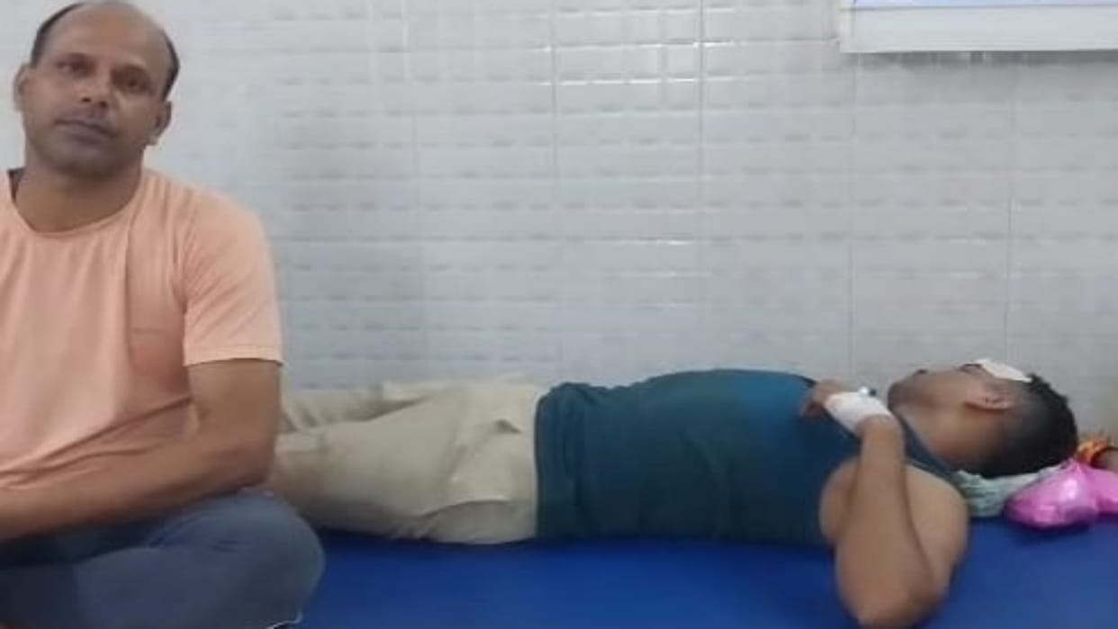 Passenger stoned a constable as train opened at Hayaghat station for refusing to board women coach Darbhanga