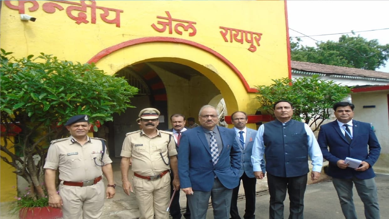 high court Chief Justice Ramesh Sinha visit in Raipur Central Jail