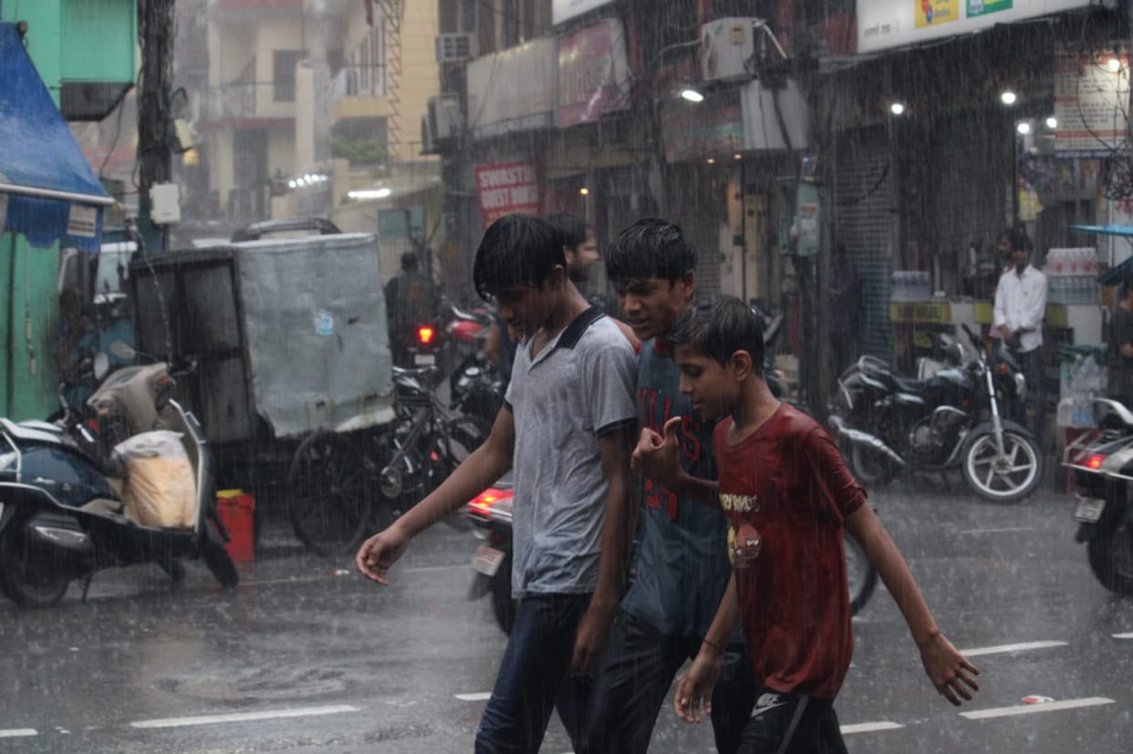 Weather Update Varanasi Chances of rain even today mausam is pleasant