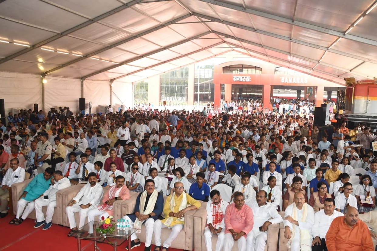 Indian Railway PM launches Amrit Bharat station scheme these stations of Purvanchal including Banaras