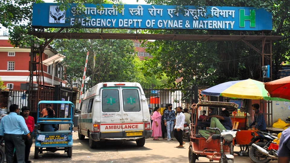 Delhi : Woman dies due to jam near RML Gate