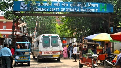 Delhi : Woman dies due to jam near RML Gate
