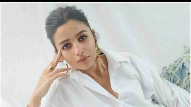 Rocky Aur Rani Ki Prem Kahani actress Alia Bhatt Trolled For supporting bigg Boss OTT 2 winner Elvish Yadav