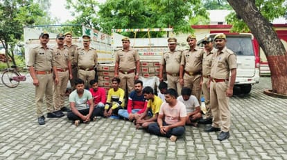 Ballia Crime: Liquor worth 30 lakhs was being smuggled to Bihar, 8 interstate smugglers arrested