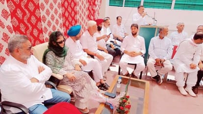 जम्मू में महबूबा: वोट बैंक के लिए जनता को सांप्रदायिक आधार पर बांट रही भाजपा, 5 अगस्त को बताया काला दिन Mehbooba mufti in Jammu said BJP dividing people on communal lines for vote bank told August 5 as black day
