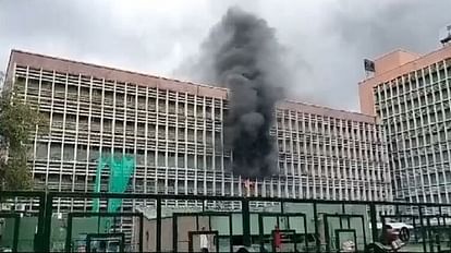 Delhi Aiims Fire News: Fire breaks out near AIIMS Delhi's emergency ward